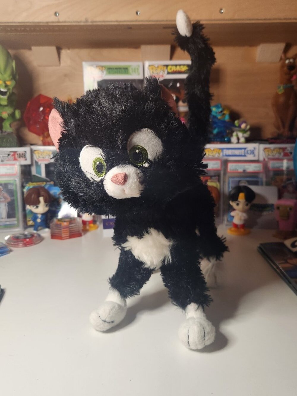 ✨ RARE 12” Disney Store Bolt Mittens Plush Cat - Retired Exclusive ✨